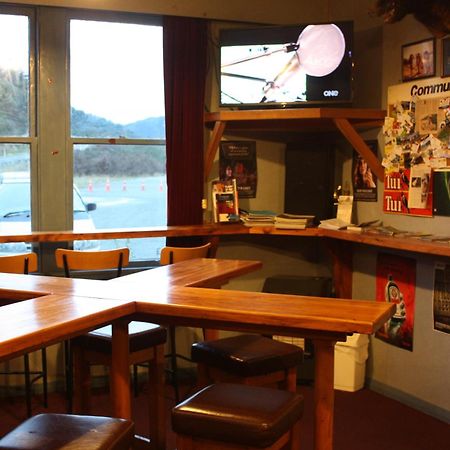 Owen River Tavern & Motels Экстерьер фото