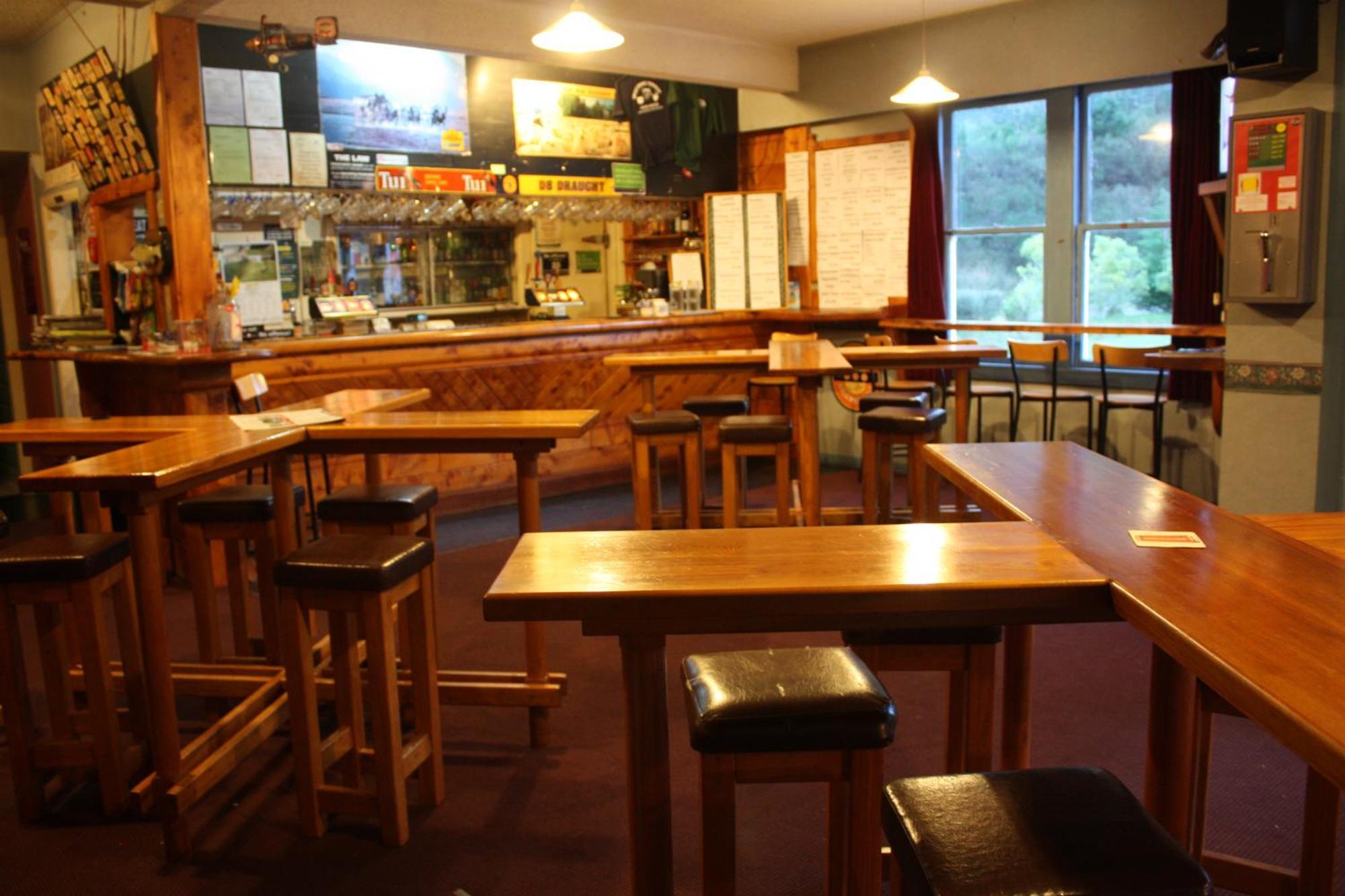 Owen River Tavern & Motels Экстерьер фото